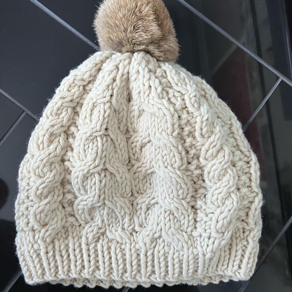 SCOOP Brand beanie with genuine fur pompom
